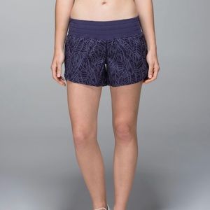 Lululemon Tracker Shorts, Sz 6, Palm Cadet